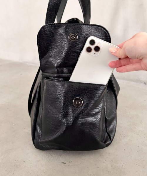 wears(ウェアーズ)の「【A4収納可】2WAY PUボストンバッグ ショルダーバッグ(ショルダーバッグ・レディース・アイボリー/ブラウン/ブラック・FREE)」の7枚目の写真