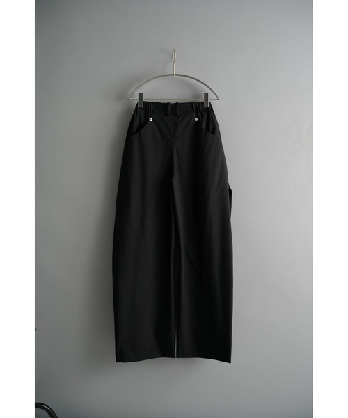 CONZ(コンズ)の「curve leg trousers summer fades(スラックス・メンズ・ベージュ/ホワイト/チャコールグレー/ブラック・1/2/3/4)」の12枚目の写真