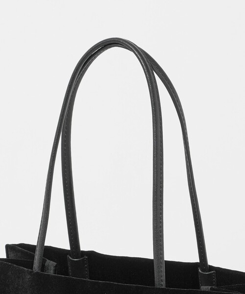 UNITED ARROWS(ユナイテッドアローズ)の「ベロア ロゴ トートバッグ(トートバッグ・レディース・ロイヤルブルー/ワイン/ブラック・FREE)」の19枚目の写真