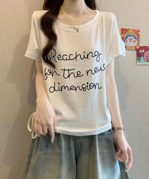 Girly Doll(ガーリードール)の「レタリングカットアウトサイドギャザーTシャツ(Tシャツ/カットソー・レディース・ブラック/ライトブルー/ホワイト・M/L)」の4枚目の写真