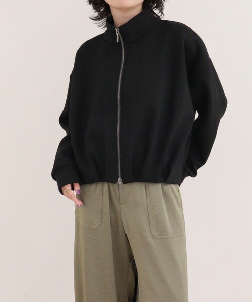 fredy emue(フレディエミュ)の「ダンボールハイネックZIPブルゾン(ブルゾン・レディース・グレー/アイボリー/ブラック・38)」の2枚目の写真
