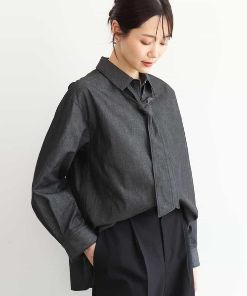 MK MICHEL KLEIN（エムケーミッシェルクラン）の「[洗える]ボウタイ付きデニムライクシャツブラウス（シャツ/ブラウス・レディース・ライトブルー/ブラック・38）」の20枚目の写真