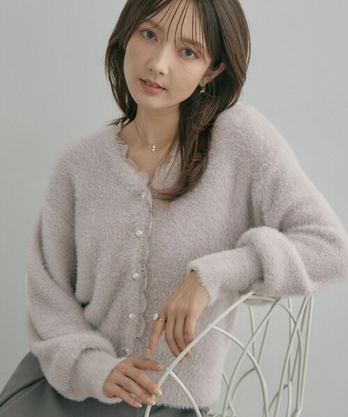 couture brooch（クチュールブローチ）の「フェザーニットトップスカーディ（カーディガン/ボレロ・レディース・ライトグレー/アイボリー/ボルドー/ブラウン系その他・40/38/42/36）」の2枚目の写真