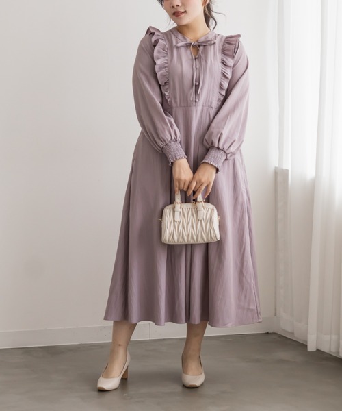 CLETTE(クレット)の「フリルボックスタックワンピース(ワンピース・レディース・ラベンダー/チャコールグレー/グレイッシュベージュ・4L/3L/LL)」の3枚目の写真