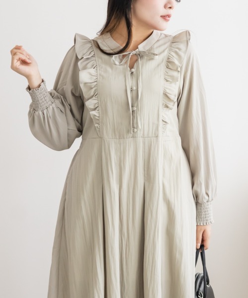 CLETTE(クレット)の「フリルボックスタックワンピース(ワンピース・レディース・ラベンダー/チャコールグレー/グレイッシュベージュ・4L/3L/LL)」の7枚目の写真