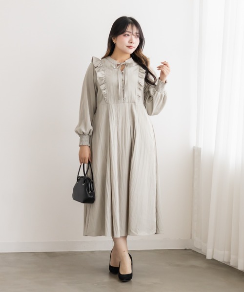 CLETTE(クレット)の「フリルボックスタックワンピース(ワンピース・レディース・ラベンダー/チャコールグレー/グレイッシュベージュ・4L/3L/LL)」の21枚目の写真