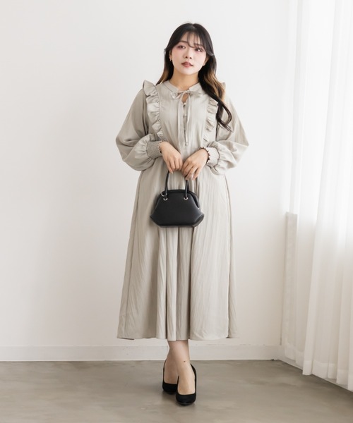 CLETTE(クレット)の「フリルボックスタックワンピース(ワンピース・レディース・ラベンダー/チャコールグレー/グレイッシュベージュ・4L/3L/LL)」の22枚目の写真