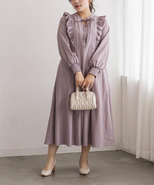 CLETTE(クレット)の「フリルボックスタックワンピース(ワンピース・レディース・ラベンダー/チャコールグレー/グレイッシュベージュ・4L/3L/LL)」の9枚目の写真