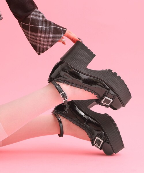 cs T&P(シーエスティーアンドピー)の「厚底フリルロリータパンプス(パンプス・レディース・ホワイト系2/ブラック系1/ピンク系6・S/M/LL/XL/L)」の2枚目の写真