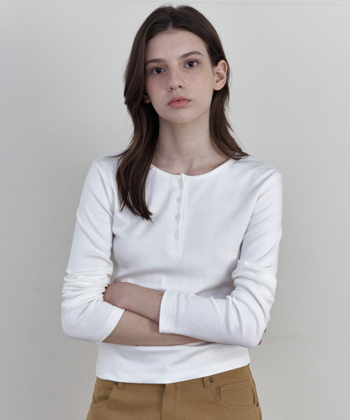 WEDNESDAYOASISFORWOMEN(ウェンズデー オアシス フォー ウーマン)の「HEYS ヘンリーネックTシャツ_IVORY(WB6TP51)(Tシャツ/カットソー・レディース・アイボリー・FREE)」の2枚目の写真