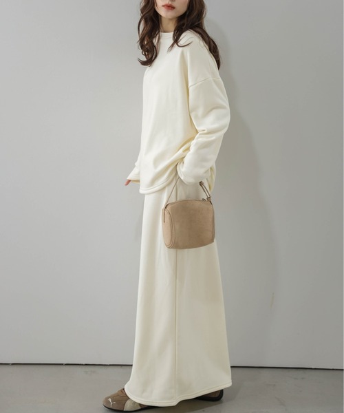 La-gemme(ラジェム)の「トップス×Iラインスカート セットアップ/ふんわり裏起毛/リラクシー(セットアップ・レディース・ダークブラウン/グレー/ブラック/アイボリー・フリー)」の5枚目の写真