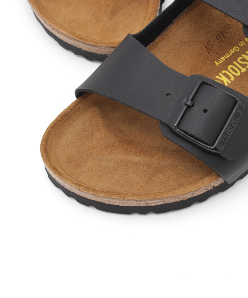 MYSELF ABAHOUSE(マイセルフアバハウス)の「【BIRKENSTOCK】 ARIZONA(サンダル・メンズ・ホワイト/ブラック・41/40)」の7枚目の写真
