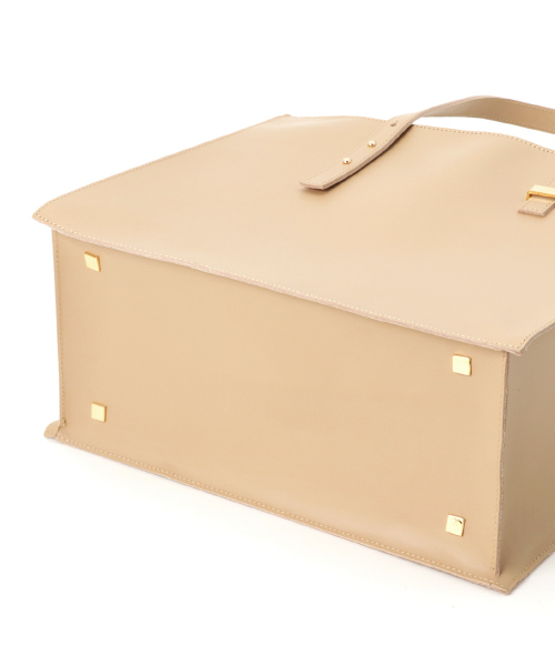 UNITED TOKYO（ユナイテッドトウキョウ）の「レザーミニトートバッグ（トートバッグ・レディース・ブラック/ベージュ/ネイビー/バーガンディー・FREE/1）」の16枚目の写真