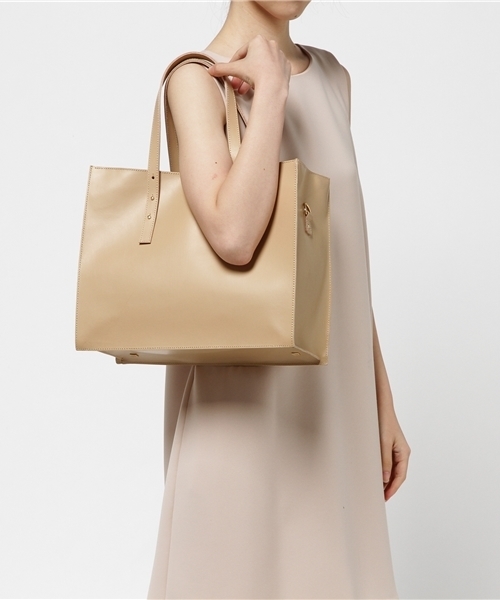 UNITED TOKYO（ユナイテッドトウキョウ）の「レザーミニトートバッグ（トートバッグ・レディース・ブラック/ベージュ/ネイビー/バーガンディー・FREE/1）」の14枚目の写真