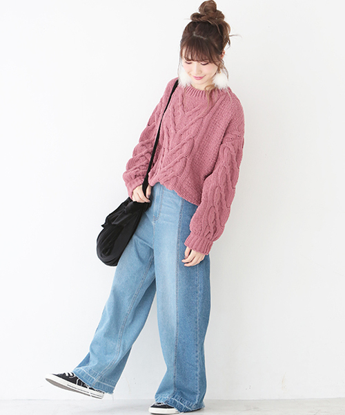 one after another NICE CLAUP(ワンアフターアナザーナイスクラップ)の「モールヤーンケーブルニット(ニット/セーター・レディース・ライトベージュ/ネイビー/マスタード/ピンク・FREE)」の6枚目の写真