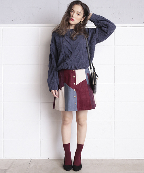 one after another NICE CLAUP(ワンアフターアナザーナイスクラップ)の「モールヤーンケーブルニット(ニット/セーター・レディース・ライトベージュ/ネイビー/マスタード/ピンク・FREE)」の18枚目の写真