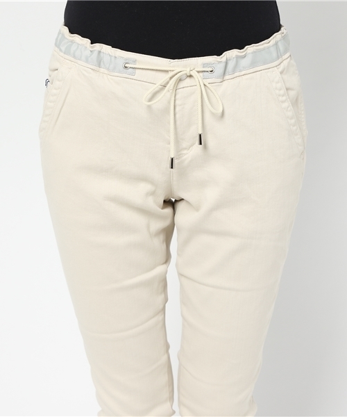 Moname（モナーム）の「イージーテーパードパンツ - EASY TAPARED PANTS（チノパンツ・レディース・オフホワイト/ネイビー/ベージュ/アイボリー/カーキ・S/SS/M/XS）」の10枚目の写真