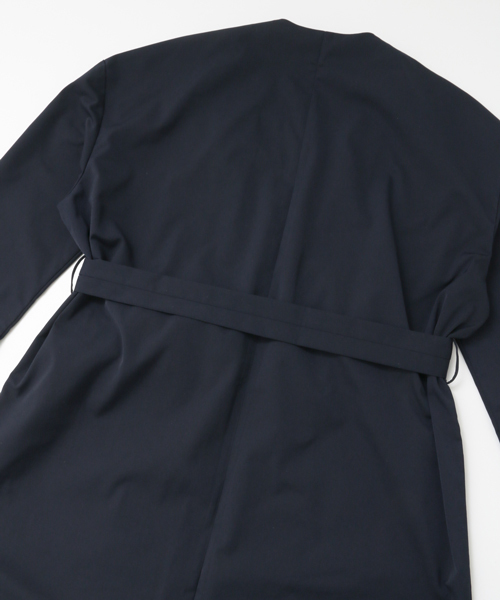 URBAN RESEARCH DOORS（アーバンリサーチドアーズ）の「ウエストリボンガウンコート（その他アウター・レディース・ベージュ/ネイビー/ライトグレー・ONE）」の9枚目の写真
