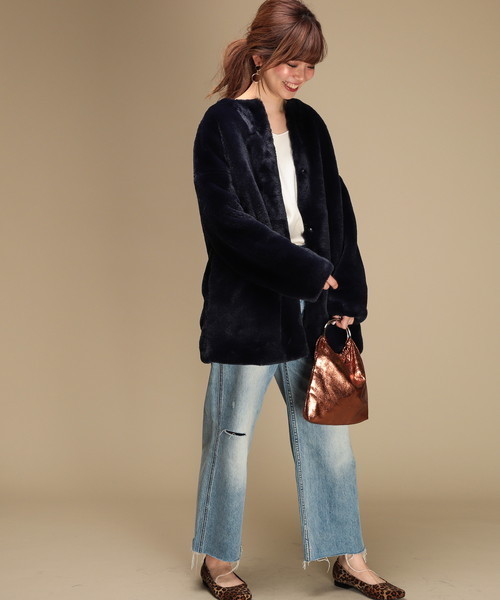 natural couture(ナチュラルクチュール)の「エコファーラウンドネックコート(その他アウター・レディース・グレイッシュベージュ/ネイビー/キャメル/ピンクベージュ・FREE)」の18枚目の写真