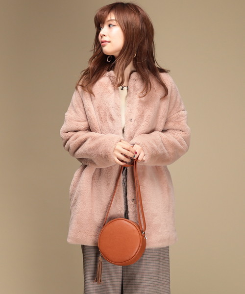 natural couture(ナチュラルクチュール)の「エコファーラウンドネックコート(その他アウター・レディース・グレイッシュベージュ/ネイビー/キャメル/ピンクベージュ・FREE)」の13枚目の写真