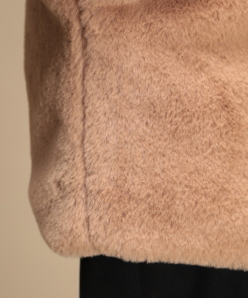 natural couture(ナチュラルクチュール)の「エコファーラウンドネックコート(その他アウター・レディース・グレイッシュベージュ/ネイビー/キャメル/ピンクベージュ・FREE)」の10枚目の写真