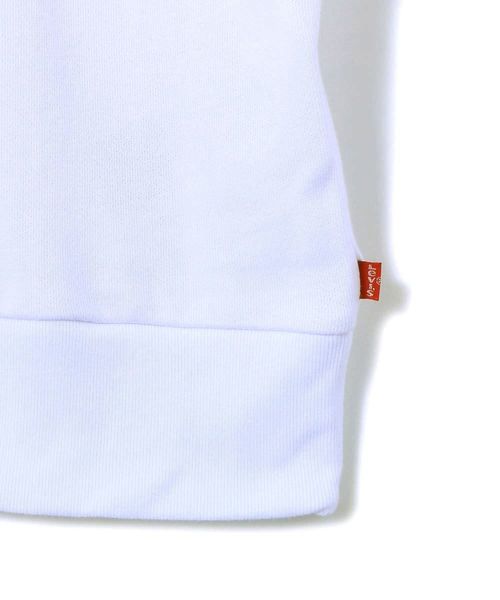 Levi's(リーバイス)の「【Levi's】バットウィングクルーネックスウェットプルオーバー(スウェット・メンズ・ホワイト・S/M/L)」の8枚目の写真