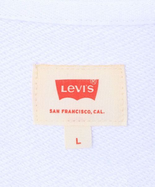 Levi's(リーバイス)の「【Levi's】バットウィングクルーネックスウェットプルオーバー(スウェット・メンズ・ホワイト・S/M/L)」の2枚目の写真