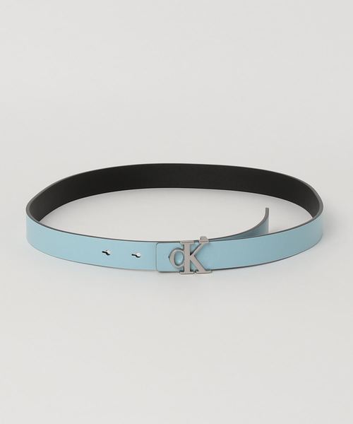 Calvin Klein Jeans Accessory(カルバン・クラインジーンズアクセサリー)の「モノグラムスキニーリバーシブルベルト(ベルト・レディース・ライトブルー/ブラック・80cm/85cm/90cm)」の2枚目の写真