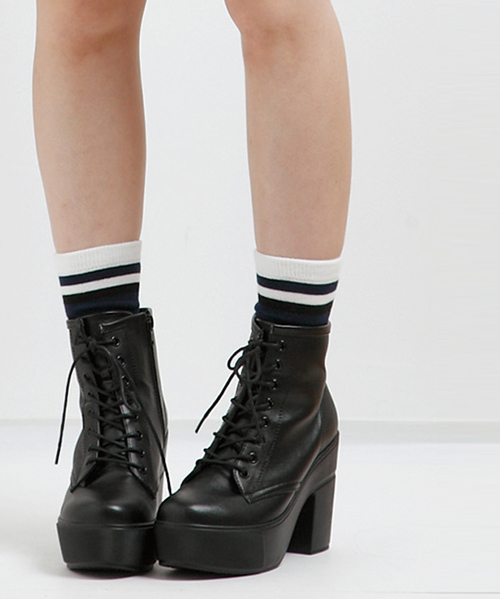 WEGO（ウィゴー）の「WEGO/厚底ヒールブーツ（ブーツ・レディース・ホワイト/ブラック・24.5/23.5）」の2枚目の写真