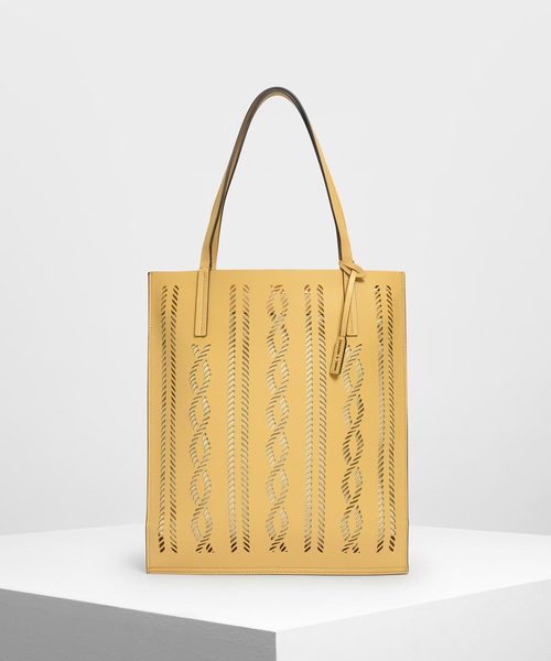 CHARLES & KEITH（チャールズ & キース）の「セミシースルー トートバッグ / Semi See-through Tote Bag（トートバッグ・レディース・ライトブルー/ブラック/ベージュ/イエロー・XL）」の4枚目の写真