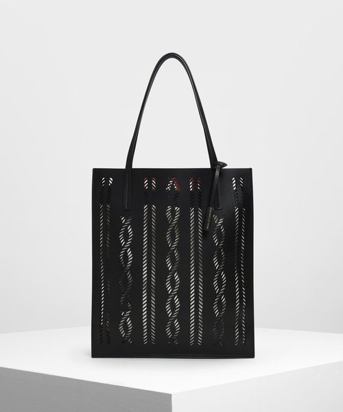 CHARLES & KEITH（チャールズ & キース）の「セミシースルー トートバッグ / Semi See-through Tote Bag（トートバッグ・レディース・ライトブルー/ブラック/ベージュ/イエロー・XL）」の2枚目の写真