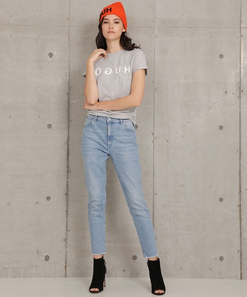 HUGO(ヒューゴ)の「ウィメンズ HUGOリバースロゴ コットンジャージー Tシャツ(Tシャツ/カットソー・レディース・ライトグレー/オレンジ・XS/S/L/M)」の8枚目の写真