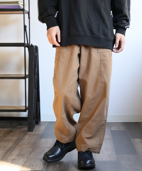 ARCADE（アーケード）の「カツラギ裏使い ワイド ペインター ミリタリーカーゴパンツ（カーゴパンツ・メンズ・ブラウン/カーキ/ブラック・LL/M/L）」の2枚目の写真