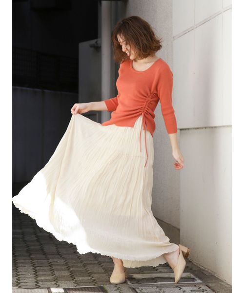 dazzlin（ダズリン）の「サイドドロストクルートップス（ニット/セーター・レディース・ベージュ/オフホワイト/オレンジ/グリーン・FREE）」の8枚目の写真