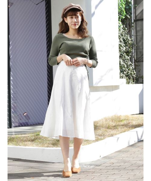 dazzlin（ダズリン）の「サイドドロストクルートップス（ニット/セーター・レディース・ベージュ/オフホワイト/オレンジ/グリーン・FREE）」の16枚目の写真