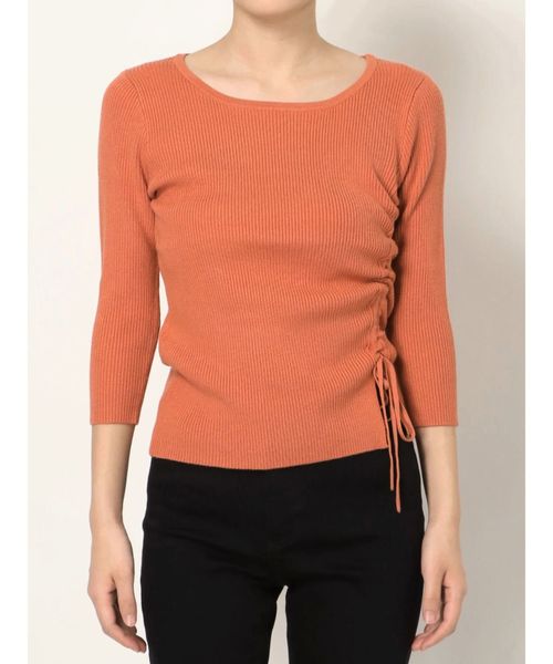 dazzlin（ダズリン）の「サイドドロストクルートップス（ニット/セーター・レディース・ベージュ/オフホワイト/オレンジ/グリーン・FREE）」の9枚目の写真