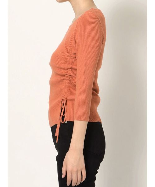 dazzlin（ダズリン）の「サイドドロストクルートップス（ニット/セーター・レディース・ベージュ/オフホワイト/オレンジ/グリーン・FREE）」の10枚目の写真