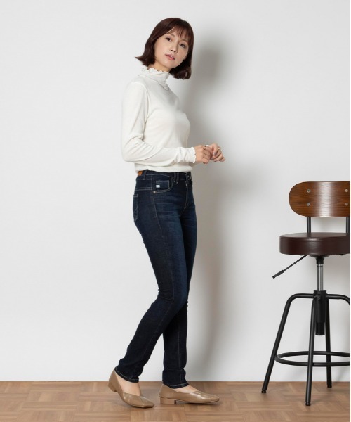 SOMETHING(サムシング)の「SOMETHING(サムシング)【レディース】「ANN」スキニーパンツ(デニムパンツ・レディース・ダークインディゴブルー・30inch/28inch/29inch/25inch/26inch/27inch)」の12枚目の写真
