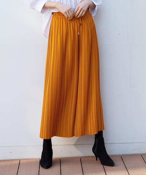 NARACAMICIE(ナラカミーチェ)の「プリーツパンツ(その他パンツ・レディース・ブラック/オレンジ・MEDIUM)」の1枚目の写真