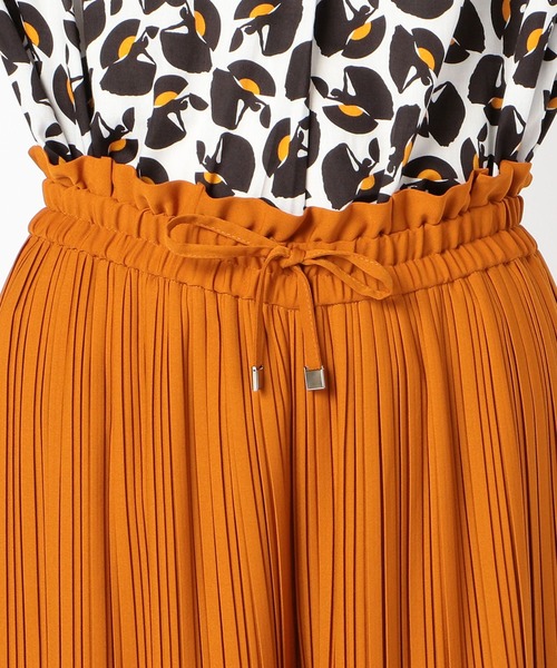 NARACAMICIE(ナラカミーチェ)の「プリーツパンツ(その他パンツ・レディース・ブラック/オレンジ・MEDIUM)」の3枚目の写真