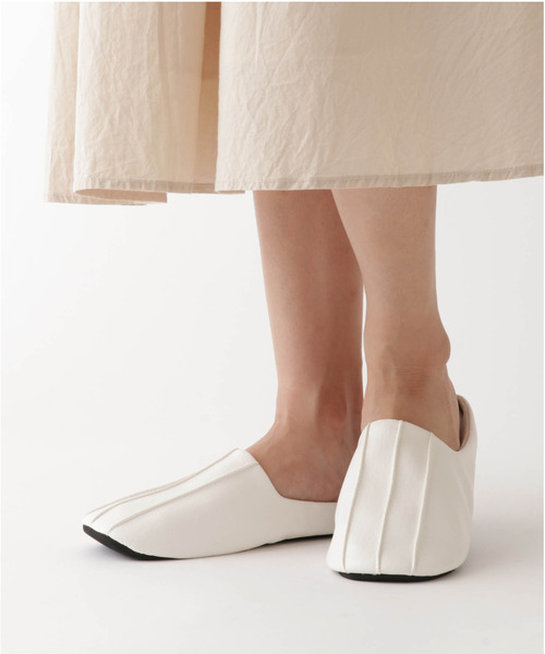 sarasa design（サラサデザイン）の「b2c チャールストン｜抗菌＆防臭（ルームシューズ/スリッパ・レディース・ベージュ/ダークブラウン/ブラック/ホワイト・M/L/XS/S）」の14枚目の写真