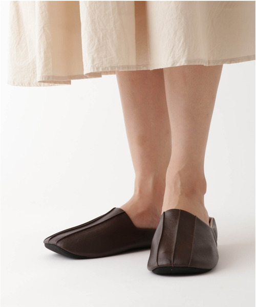 sarasa design（サラサデザイン）の「b2c チャールストン｜抗菌＆防臭（ルームシューズ/スリッパ・レディース・ベージュ/ダークブラウン/ブラック/ホワイト・M/L/XS/S）」の16枚目の写真