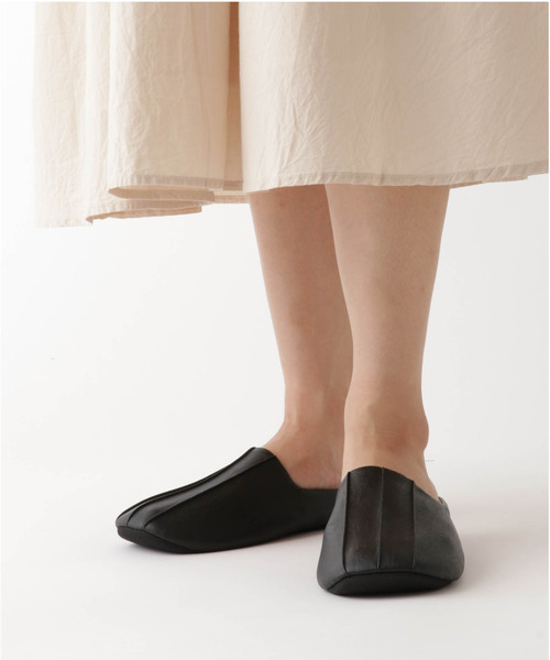 sarasa design（サラサデザイン）の「b2c チャールストン｜抗菌＆防臭（ルームシューズ/スリッパ・レディース・ベージュ/ダークブラウン/ブラック/ホワイト・M/L/XS/S）」の17枚目の写真