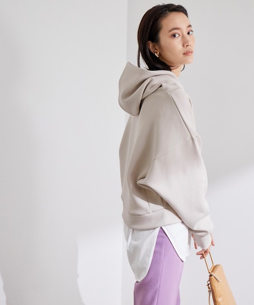 ADAM ET ROPE'（アダムエロペ）の「【WEB限定】ダンボールドルマンフーディー（スウェット・レディース・チャコールグレー/ブラウン/ベージュ・FREE）」の18枚目の写真