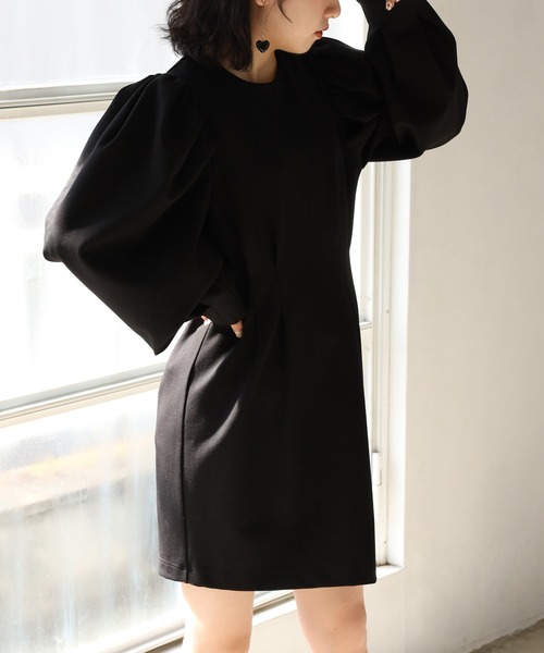 one after another NICE CLAUP(ワンアフターアナザーナイスクラップ)の「タックミニワンピース(ワンピース・レディース・ブラック/アイボリー・FREE)」の4枚目の写真