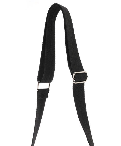 CONVERSE（コンバース）の「CONVERSE　CANVAS ROUND SHOULDER BAG（ショルダーバッグ・レディース・ブラック/オフホワイト/ブラック系その他・FREE）」の6枚目の写真