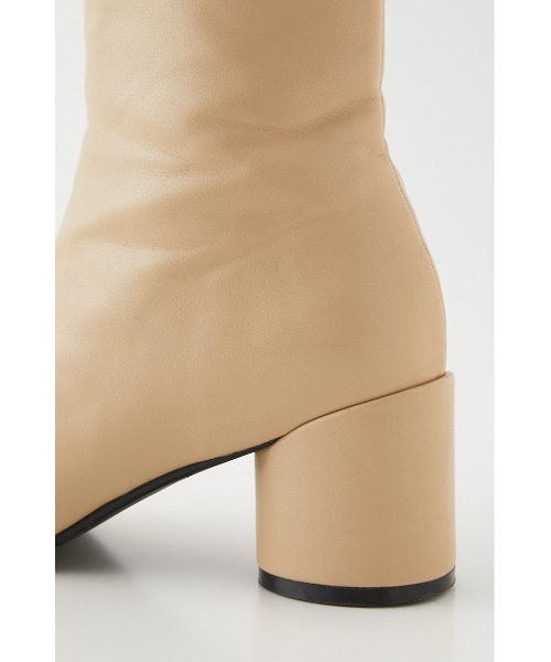 SLY（スライ）の「COLUMN HEEL SHORT ブーツ/ヒール（ブーツ・レディース・ブラック/ライトベージュ/ゴールド・SMALL/MEDIUM/LARGE）」の15枚目の写真