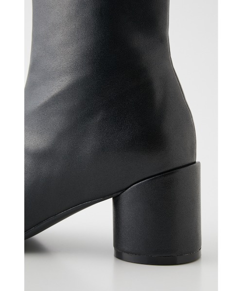 SLY（スライ）の「COLUMN HEEL SHORT ブーツ/ヒール（ブーツ・レディース・ブラック/ライトベージュ/ゴールド・SMALL/MEDIUM/LARGE）」の8枚目の写真