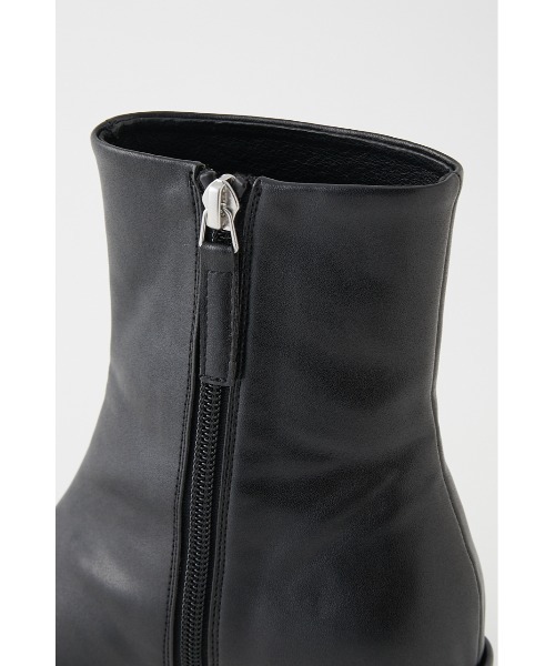 SLY（スライ）の「COLUMN HEEL SHORT ブーツ/ヒール（ブーツ・レディース・ブラック/ライトベージュ/ゴールド・SMALL/MEDIUM/LARGE）」の9枚目の写真