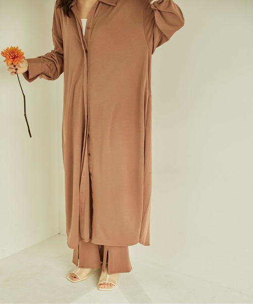 Doux archives（ドゥアルシーヴ）の「スクエアトゥシアーミュール（サンダル・レディース・ダークブラウン/アイボリー・MEDIUM/LARGE）」の3枚目の写真